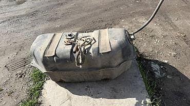 химия авто: Топливный бак Toyota Б/у — 2