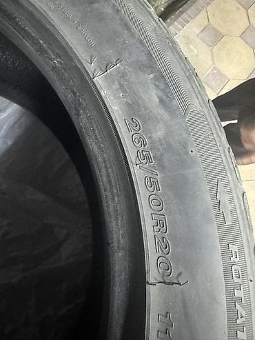 265: Летняя шина 265/50 R20 - Размер: 265/50R20 (видно на борте). - Тип — 3
