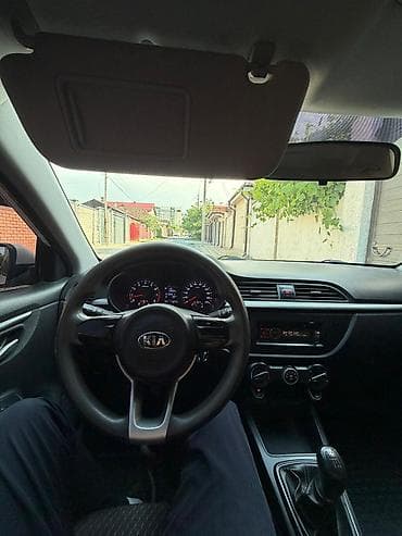 Продажа авто: Kia Rio: 2019 г., 1.4 л, Механика, Бензин, Седан — 3