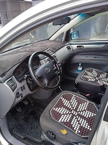 corolla: Toyota Ipsum: 2002 г., 2 л, Механика, Дизель, Минивэн — 10