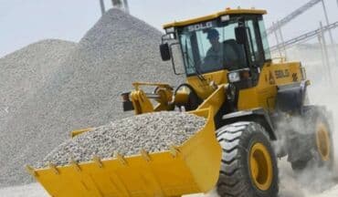 асфальт цена: Продаю щебень бетонной смесь отсев песок доставкой КамАЗ зил по — 4