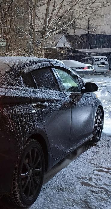 outback 2017: Toyota Prius: 2016 г., Гибрид, Хэтчбэк — 5