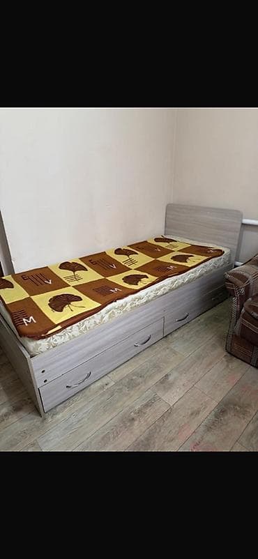 Полки, стеллажи: Односпальная кровать, С матрасом, длина - 200 см — 1