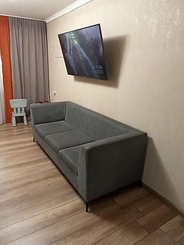 small table: Прямой диван — 2