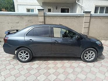 Toyota Belta: 2007 г., 1.6 л, Автомат, Бензин, Седан — 8