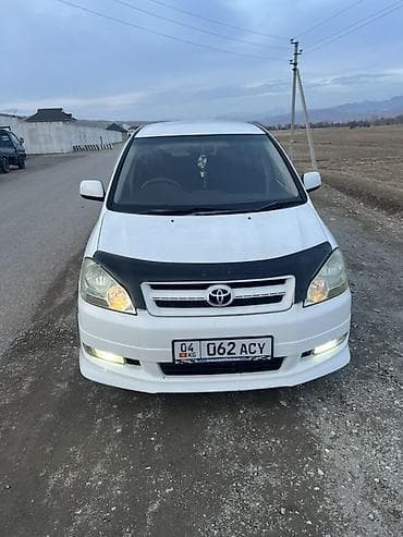 Toyota Ipsum: 2003 г., 2.4 л, Автомат, Бензин, Минивэн