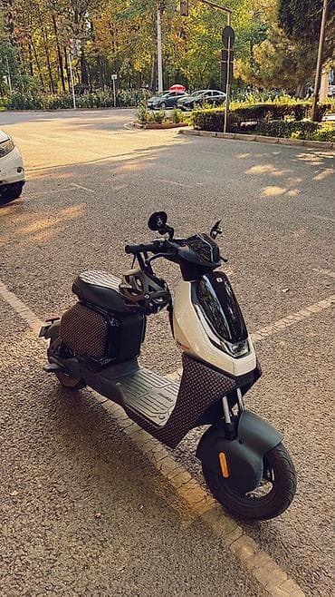 дешёвый скутер: Продаю ZEEHO AE2 Съемная удобная батарея Zeeho 48v24ah. Два комплекта — 2