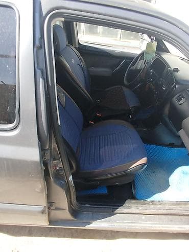 сг 9: Volkswagen Golf: 1994 г., 1.8 л, Механика, Бензин, Хэтчбэк — 2