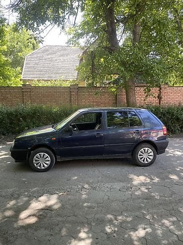 Продажа авто: Volkswagen Golf: 1994 г., 1.6 л, Механика, Бензин, Хэтчбэк — 5