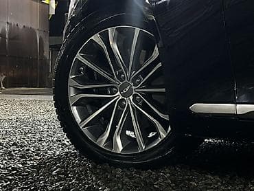 kia carens: Hyundai Genesis: 2015 г., Седан — 2