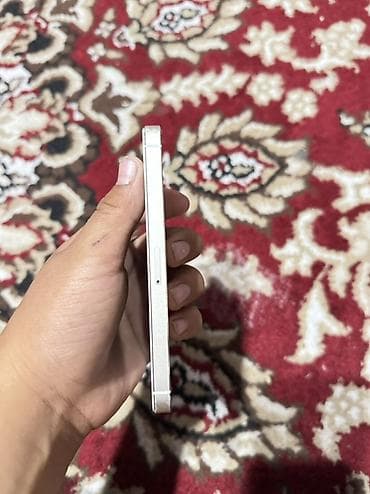 ТОРГ ИМЕТЬСЯ IPhone 5s (золото) + чехол Описание: - Смартфон Apple — 4