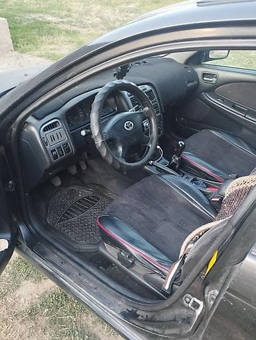 Унаа: Toyota Avensis: 2001 г., 2 л, Кол менен иштөөчү, Дизель, Универсал — 4