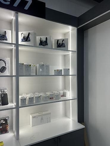 нова книги: Продается магазин аксессуаров для смартфонов и электроники 8 км2 с — 7