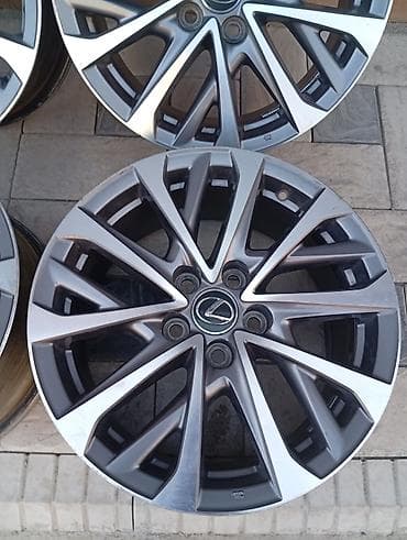 Lexus: Оригинальные диски Lexus Es 2022 Радиус R17 PCD 5x114.3 Состояние — 5