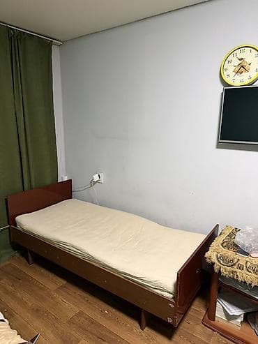 Эмерек: Односпальная кровать с простым классическим дизайном. Кровать в — 2