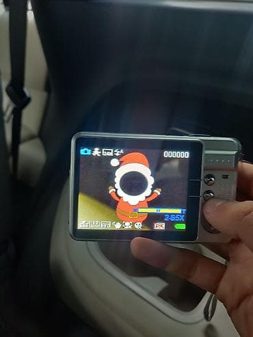 Цифровая компакт‑камера 18 MP - Матрица: 18 мегапикселей (надпись на — 8