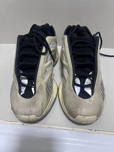 yeezy: Мужские кроссовки, 41.5, Adidas, Б/у, цвет - Бежевый, Платная доставка — 2
