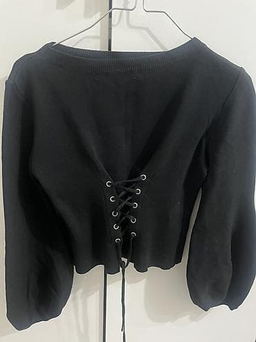 модные вещи: Черный укороченный свитер с корсетной шнуровкой 800 сом Чёрные — 2