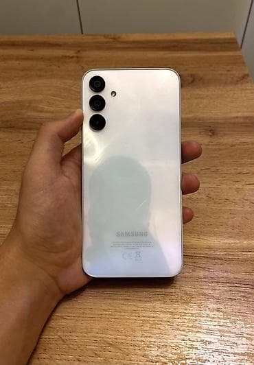 Samsung Galaxy A15, Б/у, 128 ГБ, цвет - Белый, 2 SIM