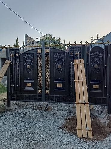 Кованые металлические ворота с калиткой - Материал: сталь