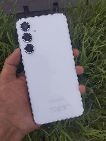 лет экран: Samsung Galaxy A55, Б/у, 256 ГБ, цвет - Белый, 2 SIM — 1