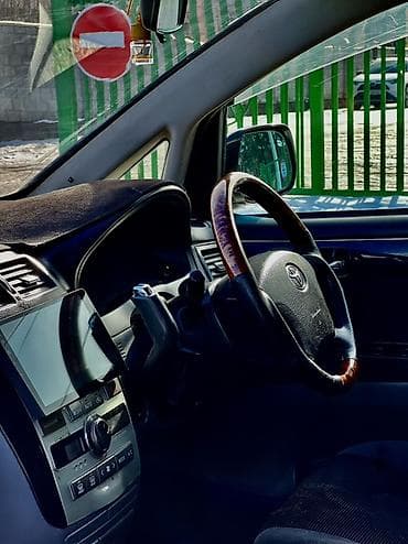 id 4: Toyota Ipsum: 2003 г., 2.4 л, Автомат, Бензин, Минивэн — 6