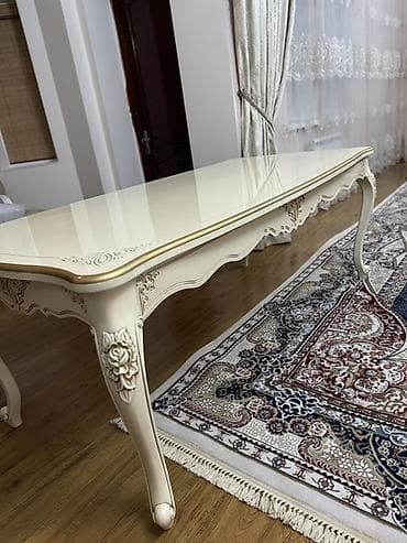 стол кузонный: Продается красивый обеденный стол в классическом стиле. 📏 Размер: 2 м — 1