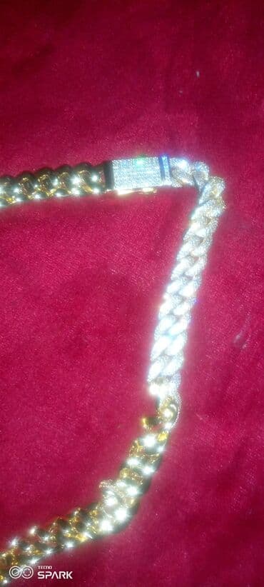 Audi: Набор бижутерии с камнями — цепи и браслеты - Комплект состоит из — 3