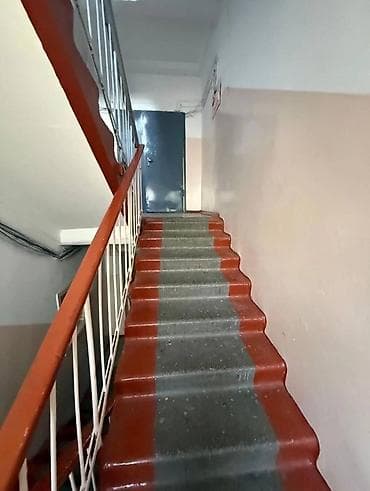 Кыймылсыз мүлк: 1 бөлмө, 18 м², 5-мкр Жатакана, 2 кабат, Эски ремонт — 3