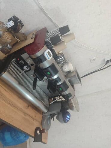 продаю оборудование для кафе: Срочно🚨🚨 цена ниже рынка есть 3 кофе машины Профессиональный — 5