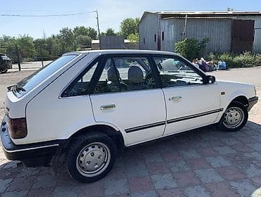 Mazda 323: 1987 г., 1.5 л, Механика, Бензин, Хэтчбэк — 2