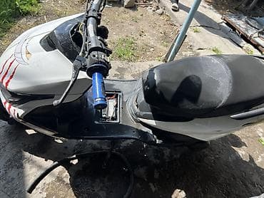 мото м8: Продаю скутер м8 имеется вложение прошу 25 тысяч сом торг имеется — 2