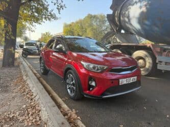 обмен машинами с доплатой: Kia Stonic: 2018 г., 1.6 л, Робот, Дизель, Кроссовер — 3