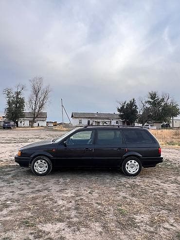 люк на машине: Volkswagen Passat Variant: 1992 г., 1.8 л, Механика, Бензин, Универсал — 4