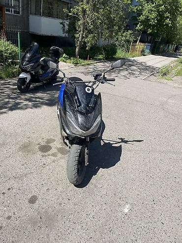 скутр макси: Продаю скутер макси в хорошем состоянии 150 кубов тяга бомба торг есть — 8