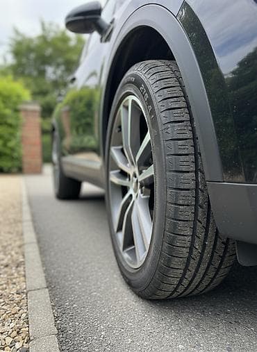 Продам не дорого четыре баллона комплект r19 два баллона 18 и два