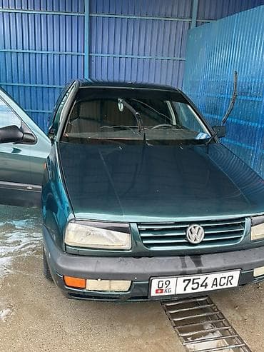 Транспорт: Volkswagen Vento: 1995 г., 1.8 л, Механика, Бензин, Седан — 2