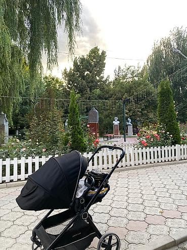 Коляска, цвет - Черный, Б/у