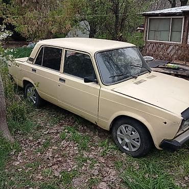 ВАЗ (ЛАДА) 2105: 1983 г., 0.5 л, Ручные, Бензин, Седан