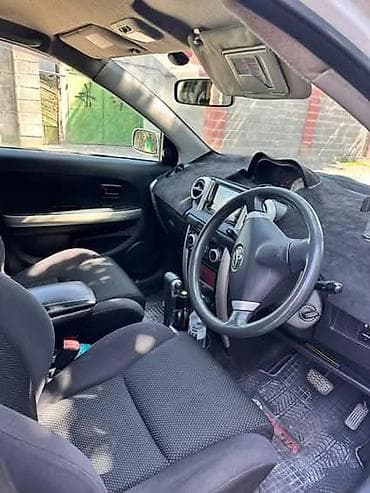 Продажа авто: Toyota Ist: 2003 г., 1.3 л, Автомат, Бензин, Хэтчбэк — 4