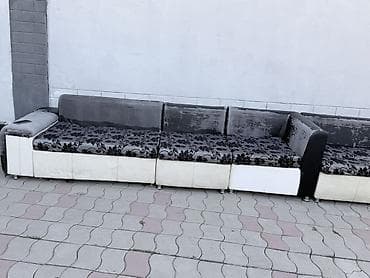 Диван модульный б/у, большой, прямой. - Состоит из нескольких секций; — 3