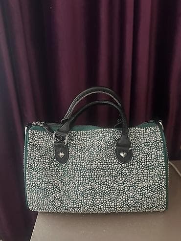 коз айнек: Эксклюзивная сумка со стразами для настоящих модниц, в единственном — 1