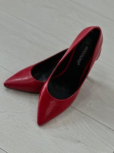 Женская обувь: Туфли — 1