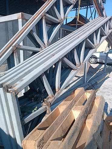 кун трактора: Нужен Сварщик и кто умеет просто Работать — 1