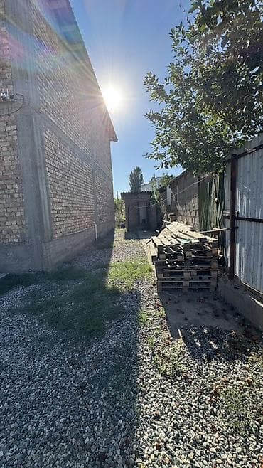 Дома: Тез арада!! Бишкек шаары, Сверловдский району, Наманганская көчөсунон — 10