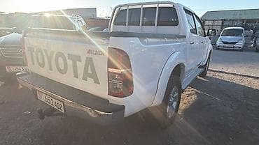 коробка w202: Toyota Hilux: 2014 г., 2.8 л, Механика, Дизель, Пикап — 4