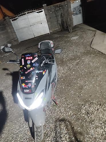 Макси-скутер 50 куб. см, Бензин, Б/у