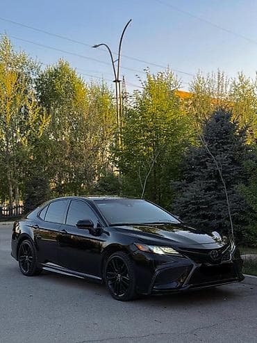 Toyota Camry: 2021 г., 2.5 л, Автомат, Бензин, Седан