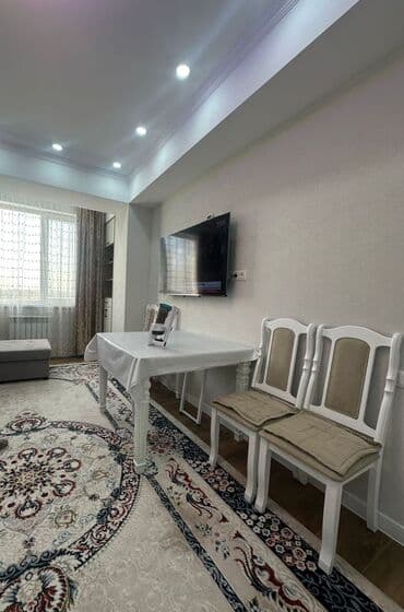 продаю 2х команатную квартиру в 7 мкр: 2 бөлмө, 51 кв. м, Элитка, 7 кабат, Евроремонт — 2