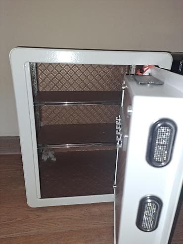 рассрочка ковров: Сейф размер 45 38 32 внутренний размер 433627 цвет белый и черный — 2